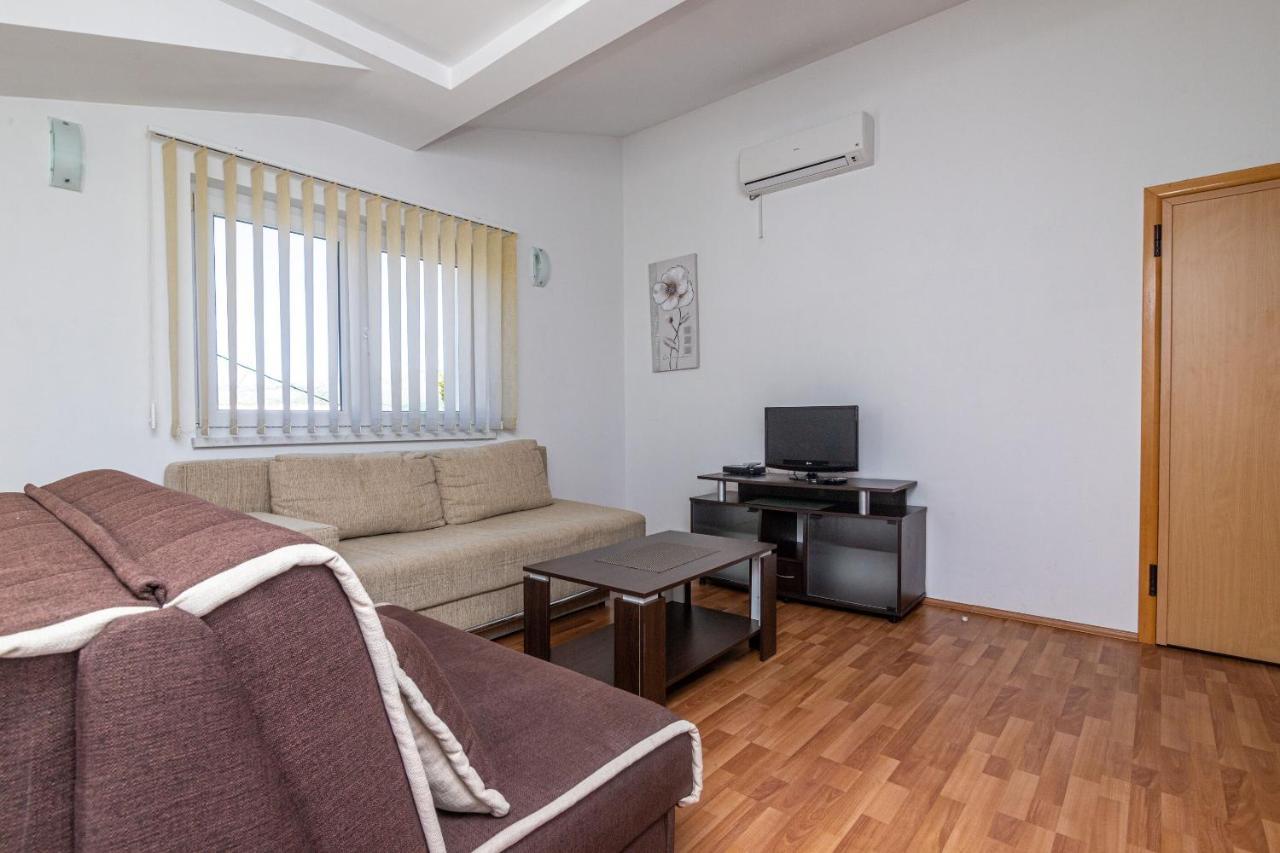Apartments Janja โตรกีร์ ภายนอก รูปภาพ