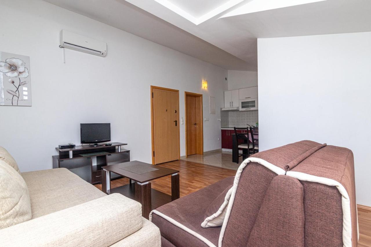 Apartments Janja โตรกีร์ ภายนอก รูปภาพ
