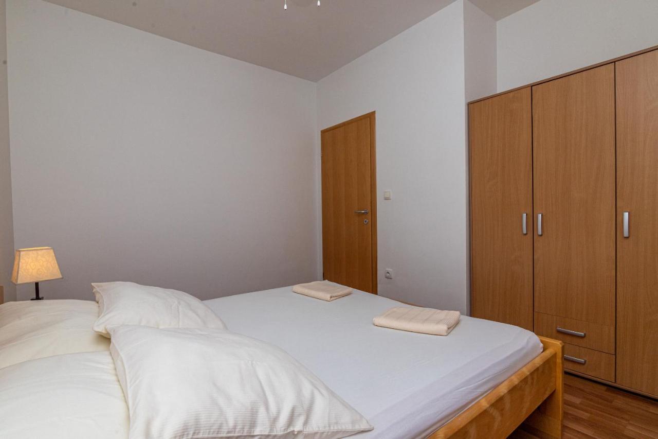 Apartments Janja โตรกีร์ ภายนอก รูปภาพ