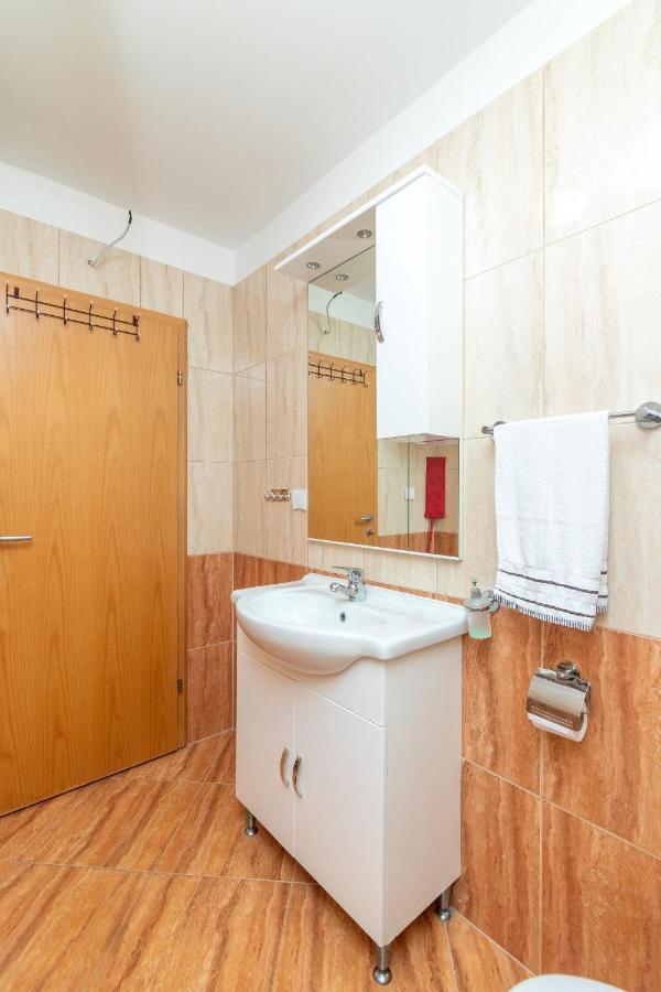 Apartments Janja โตรกีร์ ภายนอก รูปภาพ