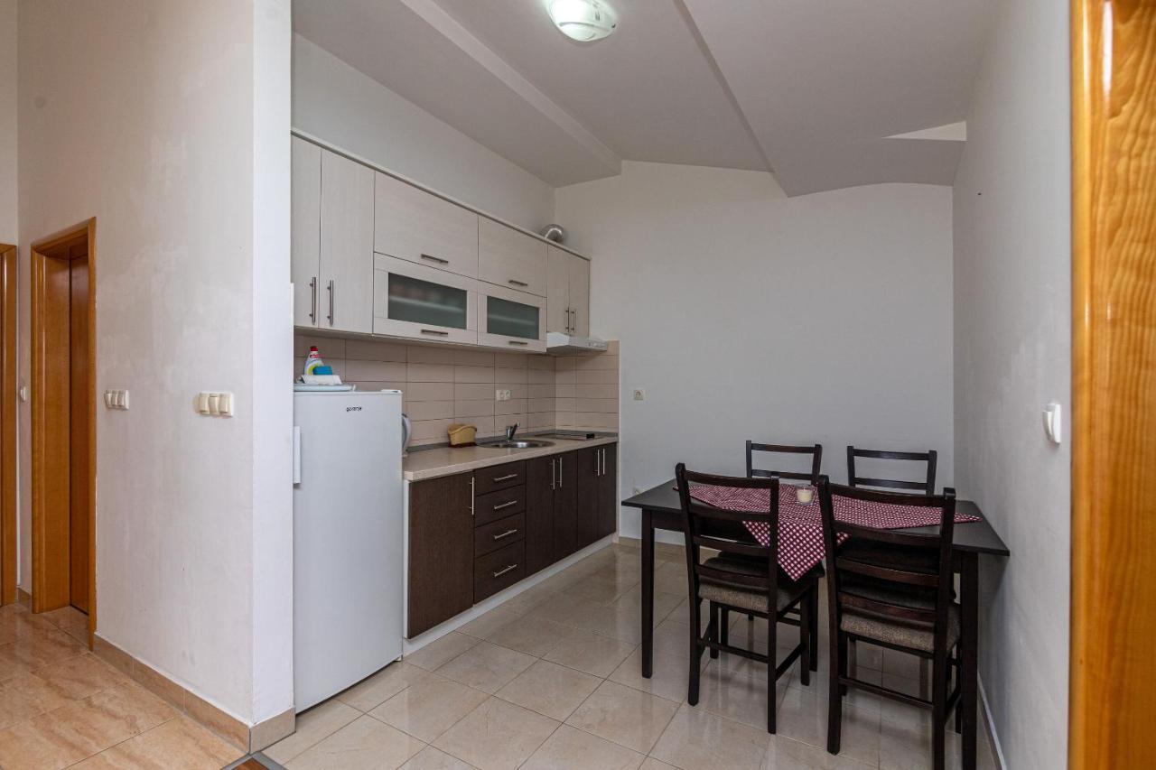 Apartments Janja โตรกีร์ ภายนอก รูปภาพ