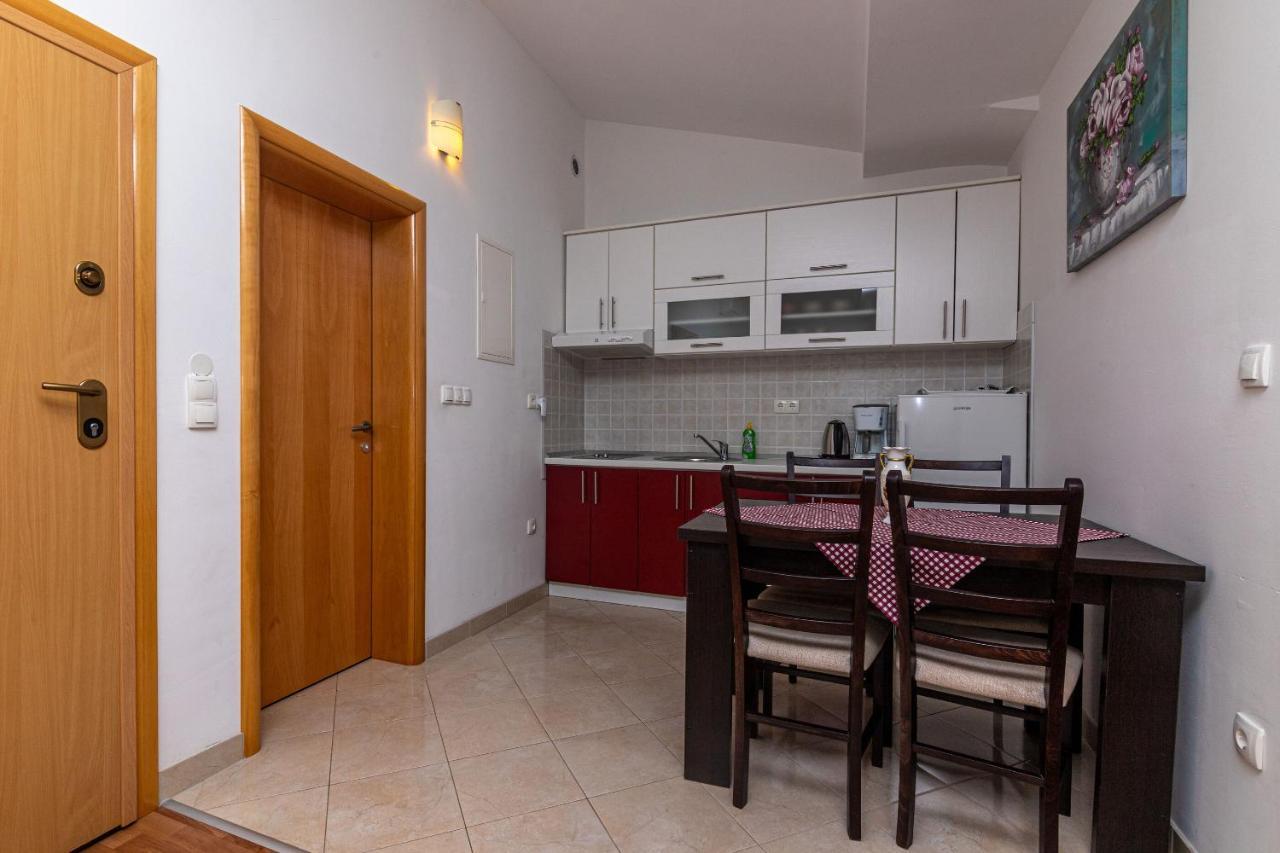Apartments Janja โตรกีร์ ภายนอก รูปภาพ